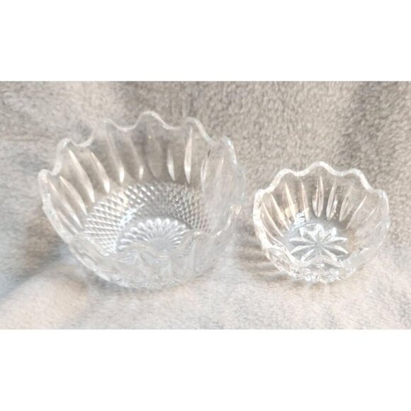 Glass Bowls Set Of 2 Decorative Serving Dishes Elegant Design Home Decor Collec - Picture 3 of 12